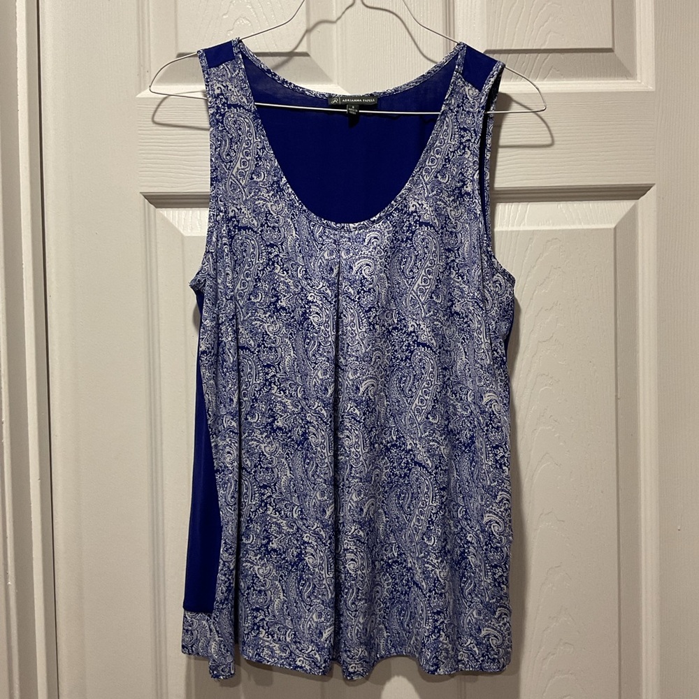 Cute lightweight 2 tone blue & white paisley tank top S